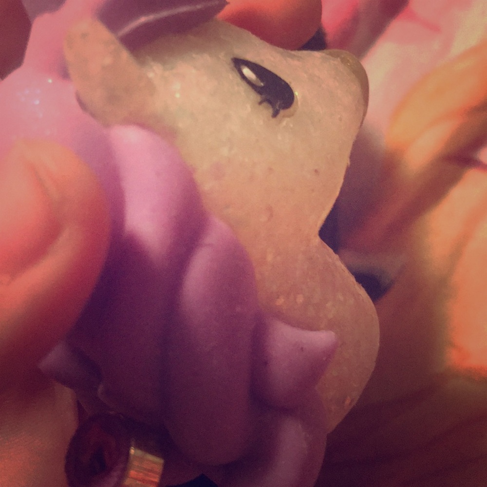 I’m selling this unicorn and um yeah hope u buy it
